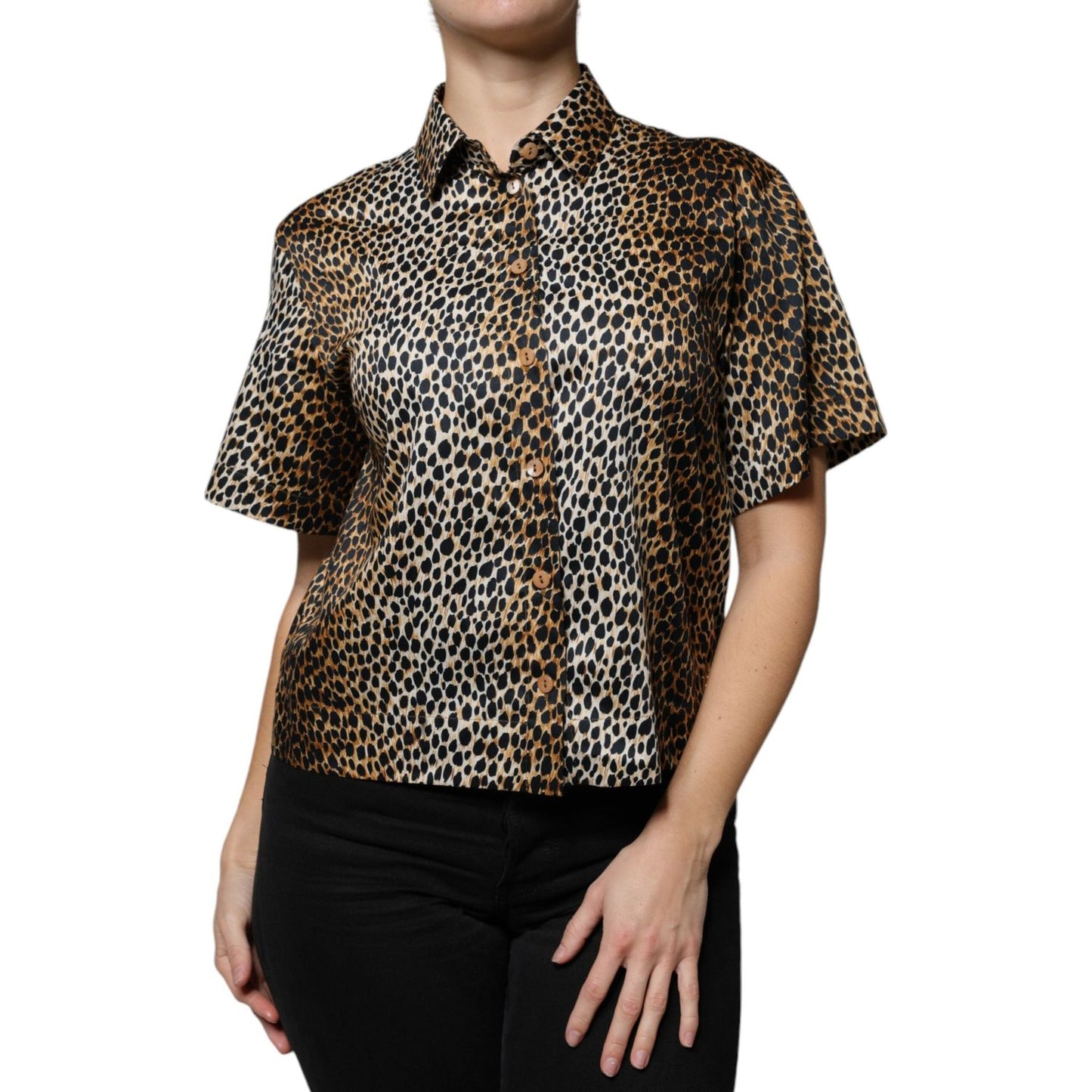 Dolce & Gabbana brown leopard print short sleeves blouse with collared design, cotton blend material.