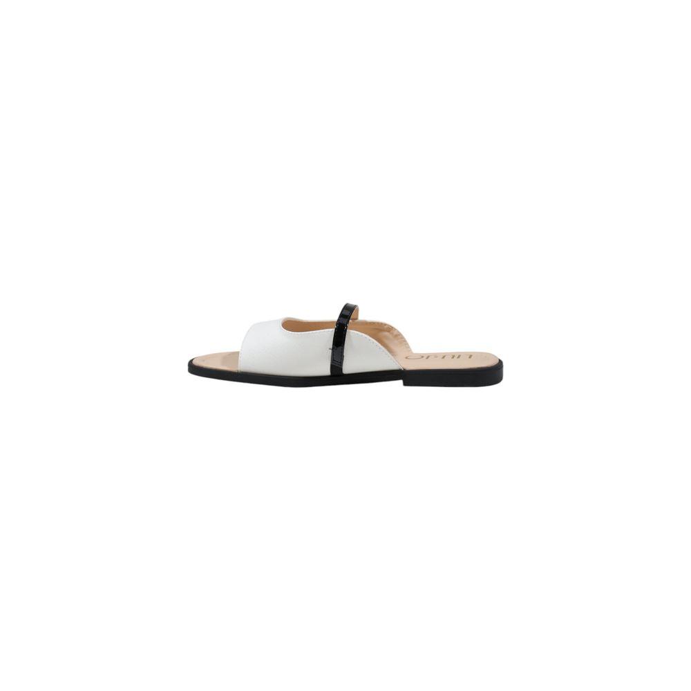 Liu Jo black and white polyethylene sandal with metal details and non-slip sole, modern summer footwear ideal for city strolls.