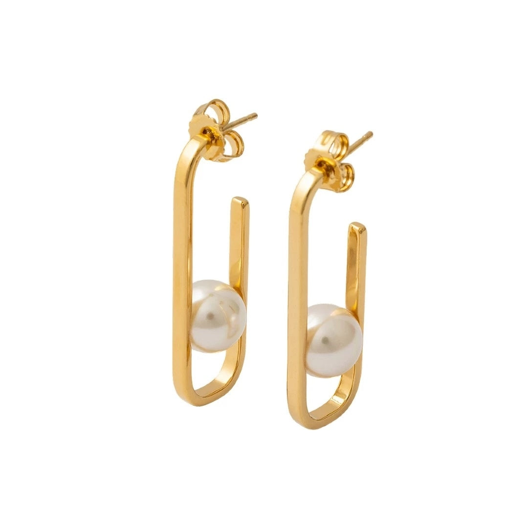 Gold earrings with pearls by MAJORICA JEWELRY Mod. 17178.01.1.000.010.1, elegant design for stylish occasions.