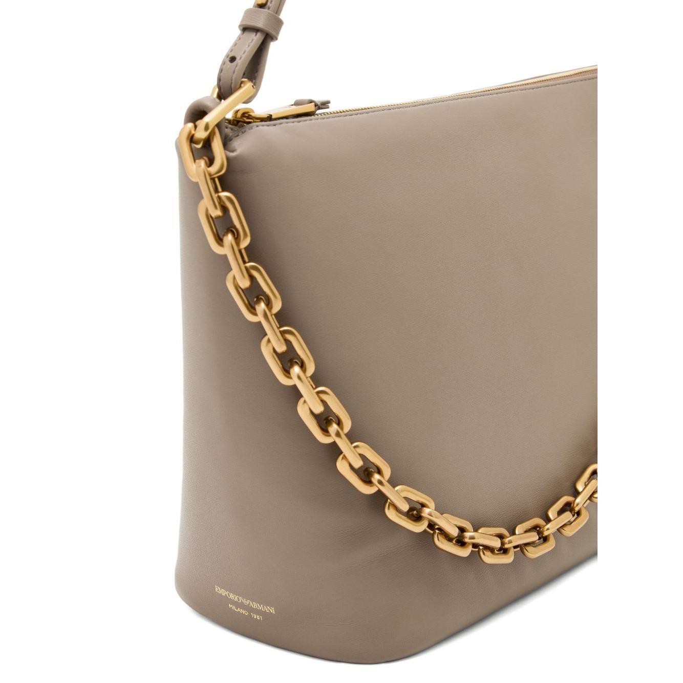 Front view with bag zipped and handles upright.