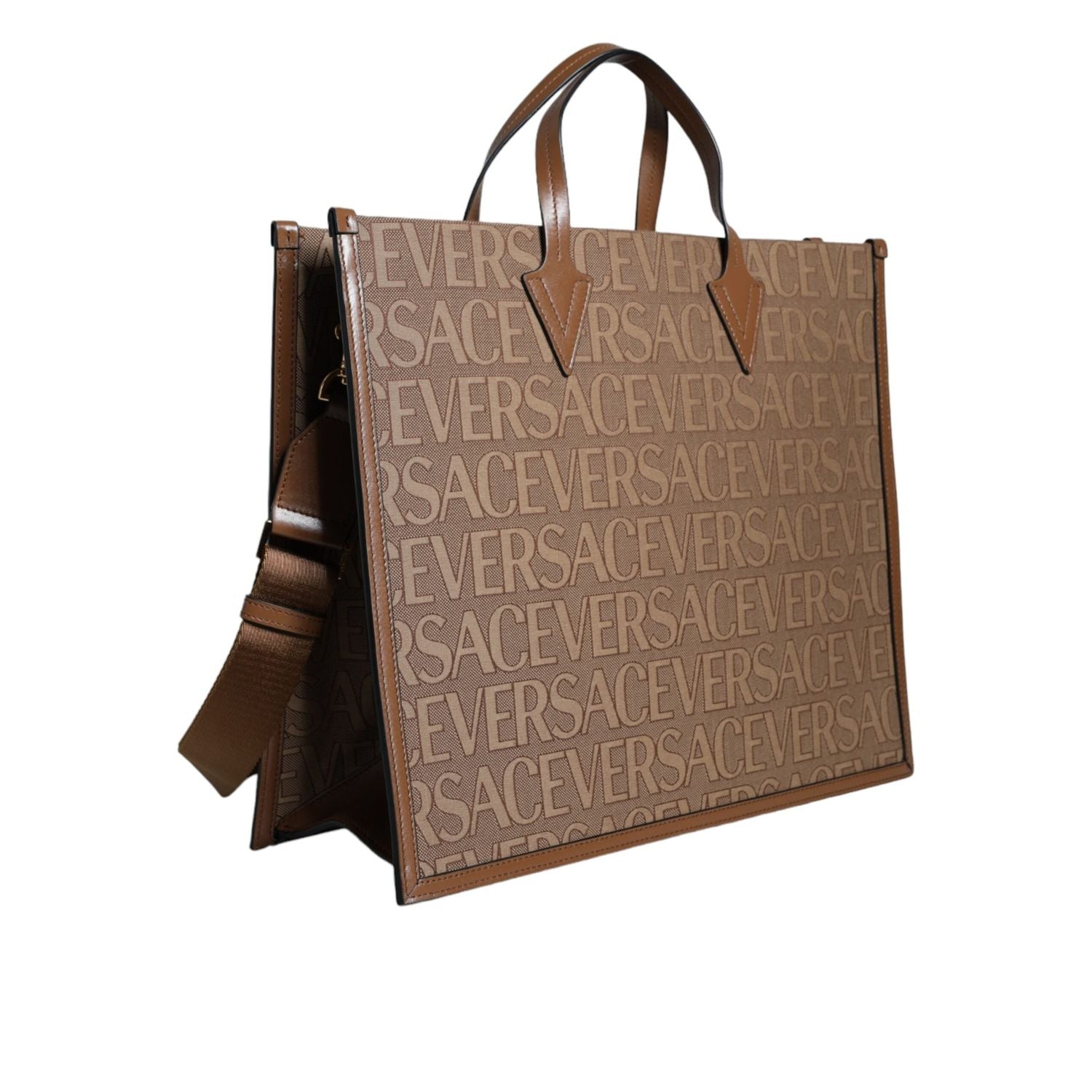 Front view with bag zipped and handles upright.