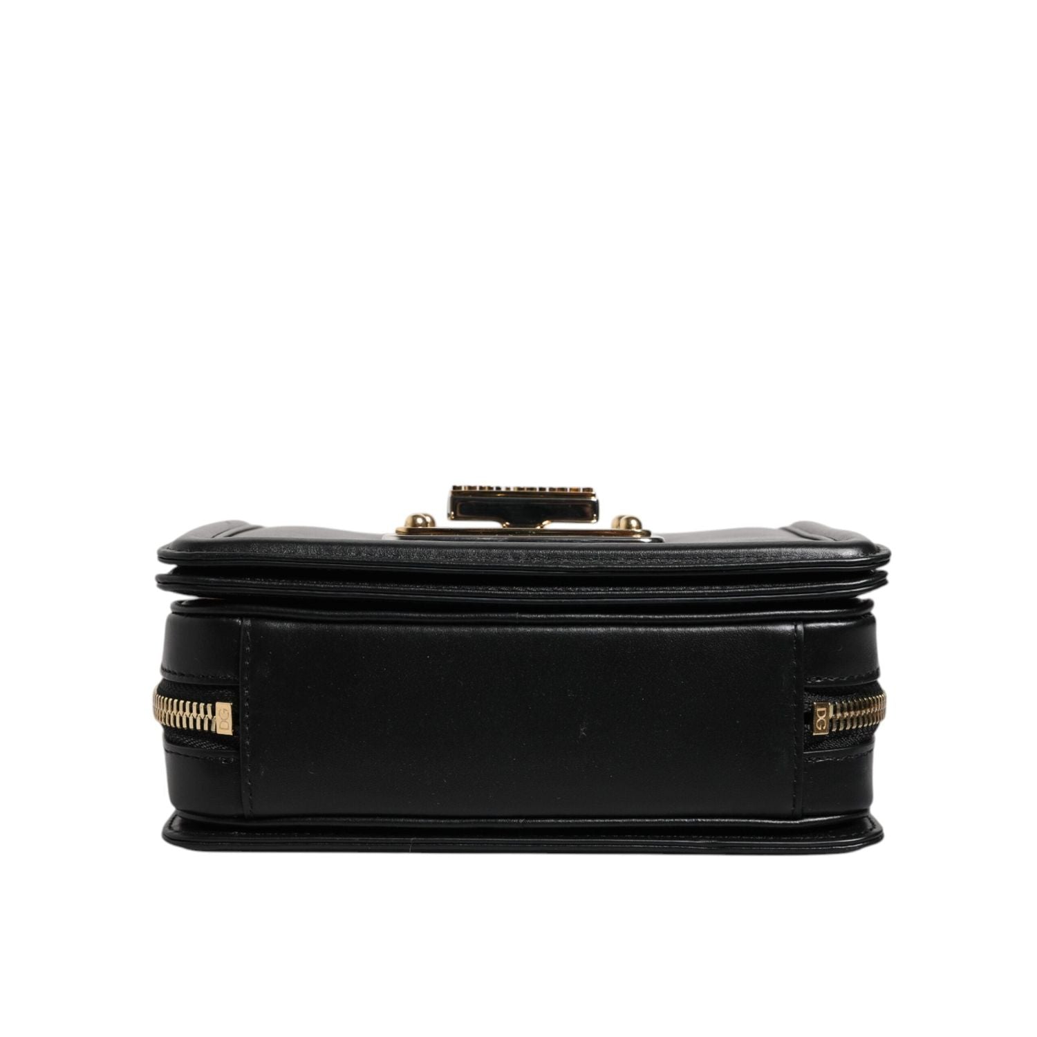 Front view with bag zipped and handles upright.