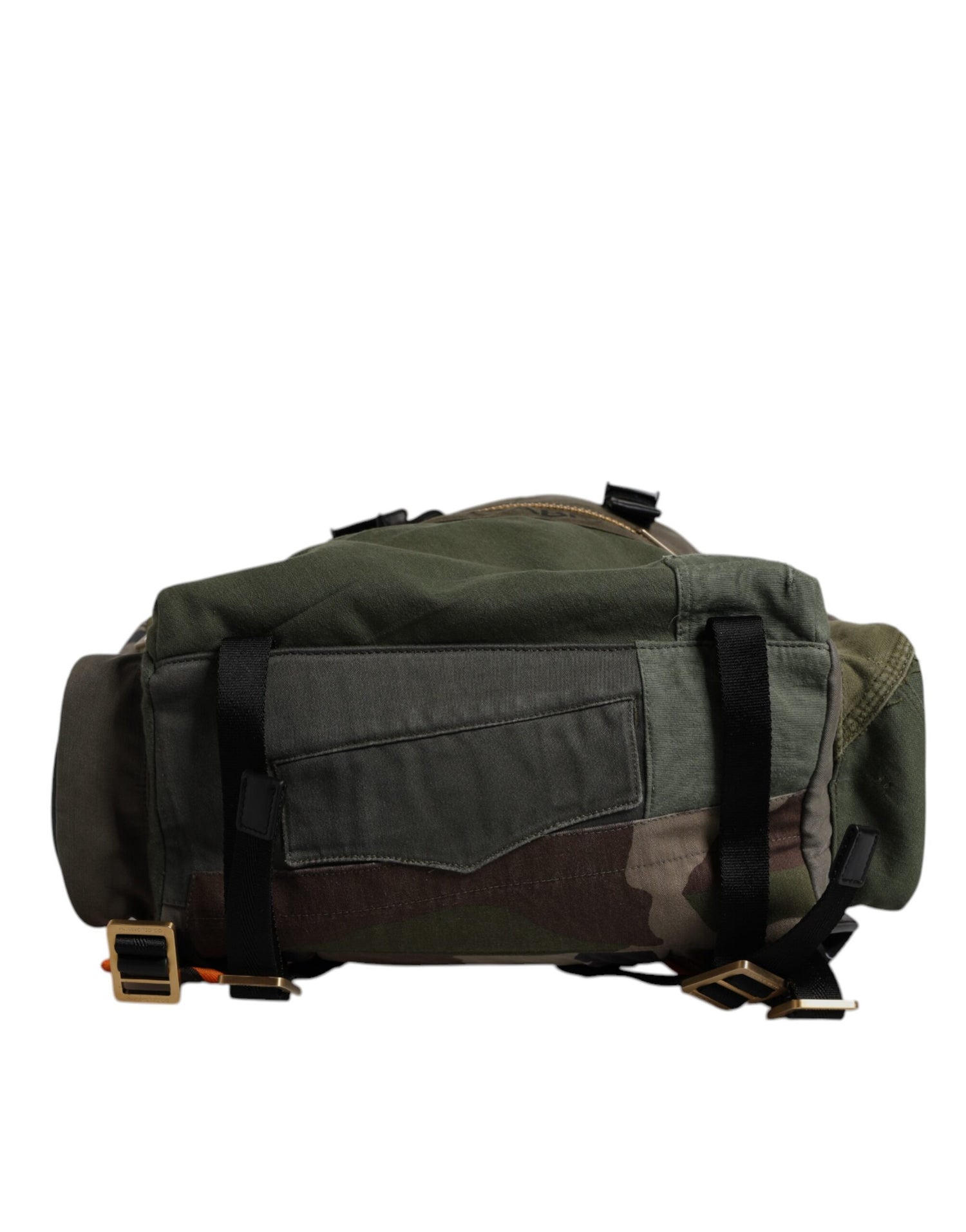 Front view with bag zipped and handles upright.