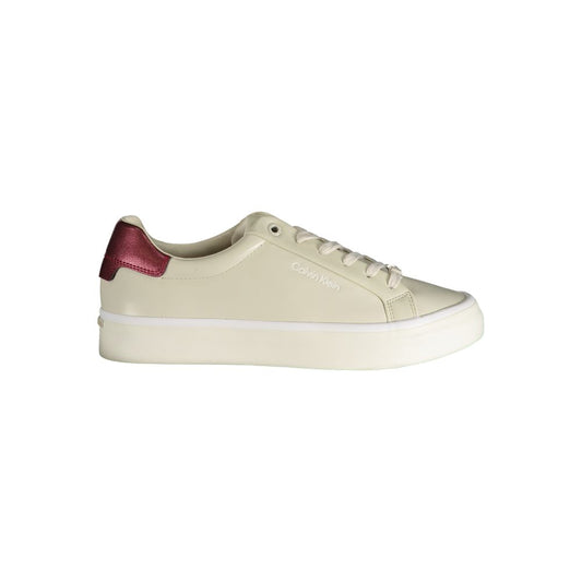 Calvin Klein beige polyester sneaker with contrast detail, logo print, and laces. Stylish sports footwear ideal for casual wear.