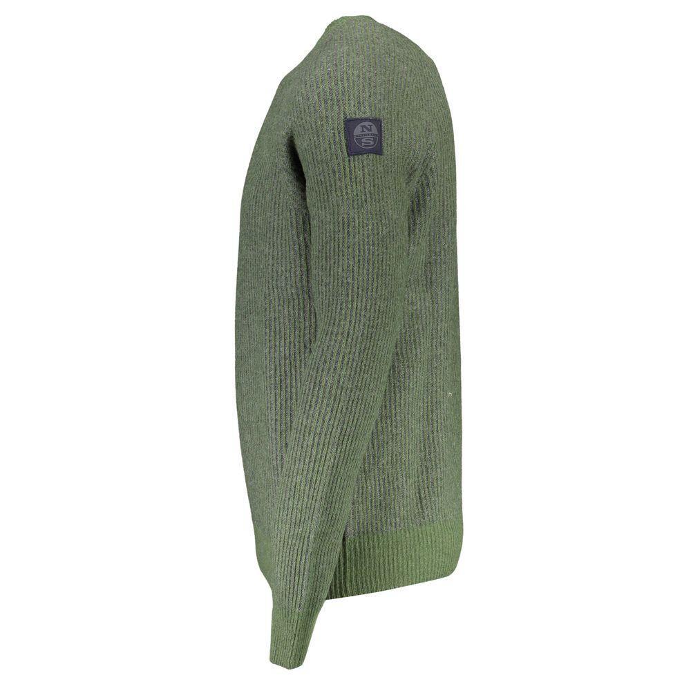Front view with bag zipped and handles upright.