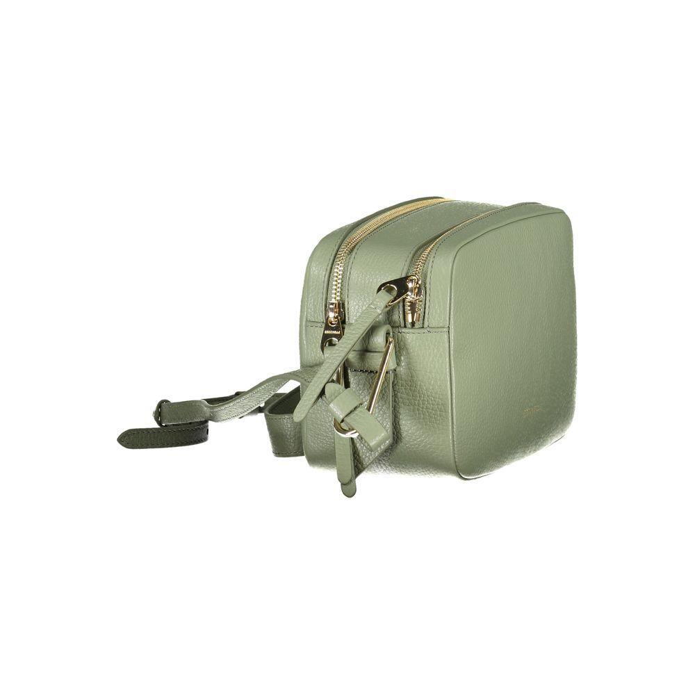 Front view with bag zipped and handles upright.