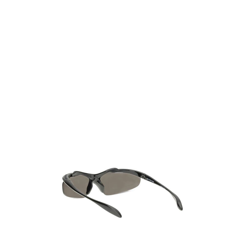 Balenciaga Turbo D-frame sunglasses featuring sporty design and flexible temples with BB logo plaque, ideal for comfort and durability.