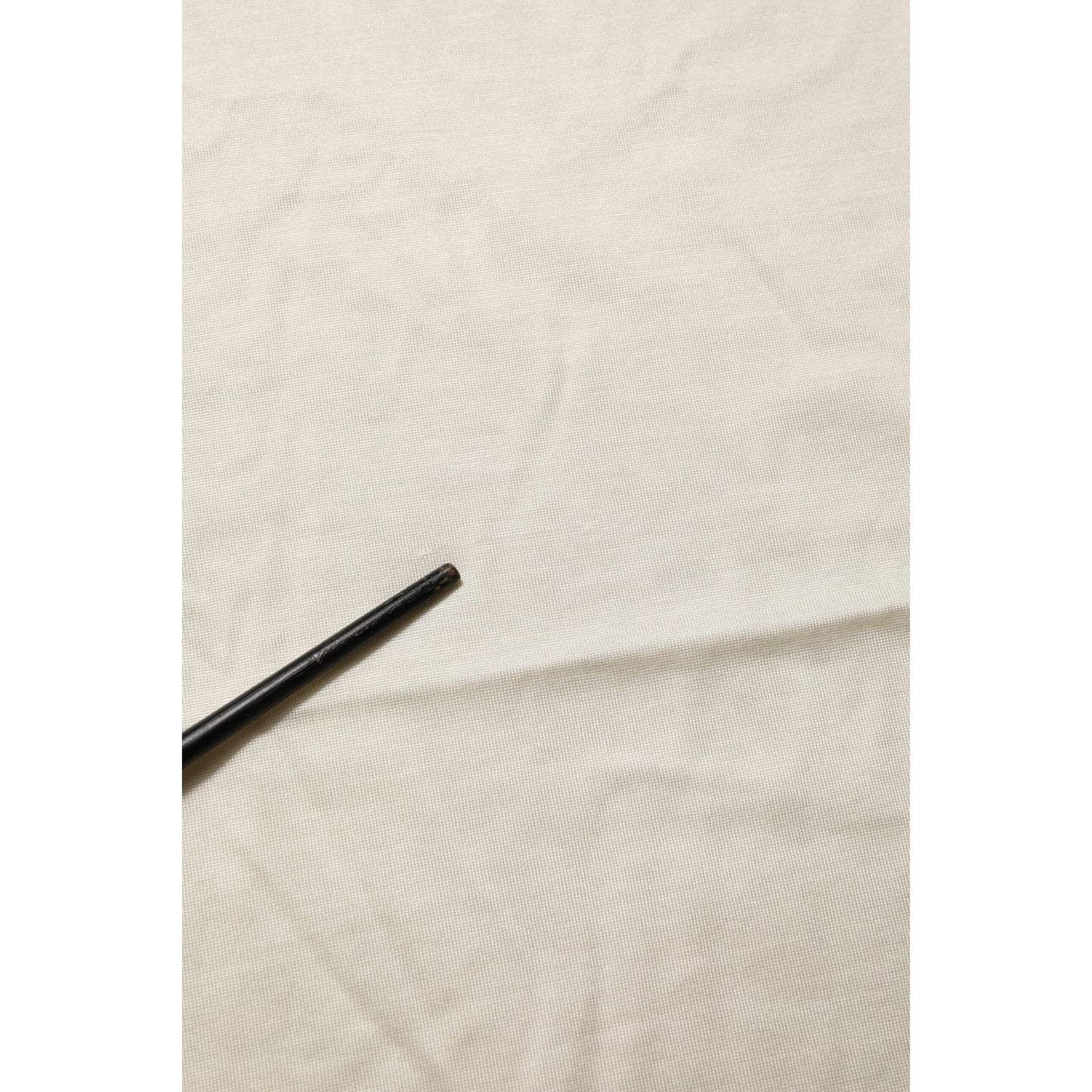 Dolce & Gabbana Off White Silk Crew Neck Short Sleeve T-shirt fabric texture detail