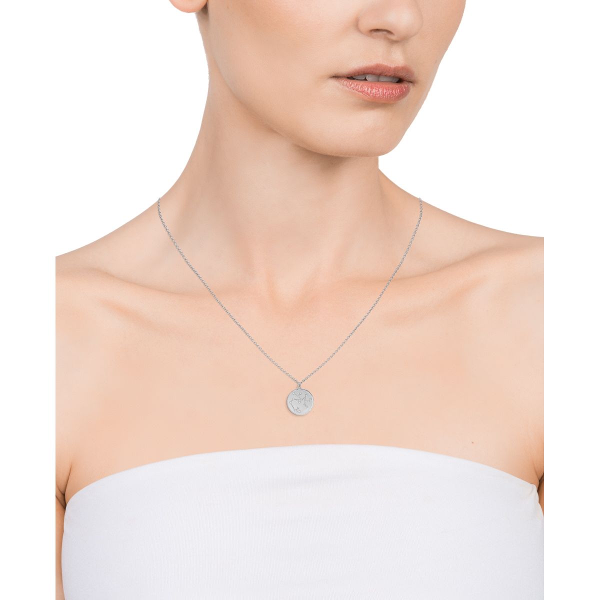 Woman wearing VICEROY JEWELS Mod. 61014C000-38SA silver necklace with official packaging, suitable for ladies.